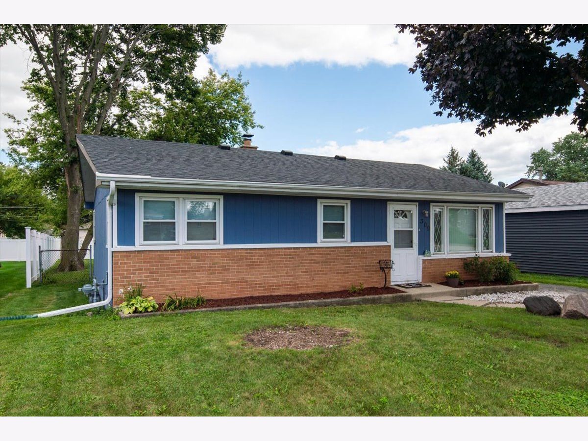 309 N Edgewood Ave, Wood Dale IL - 3 bedroom ranch home sold by JMAR Realty Group for $319,000